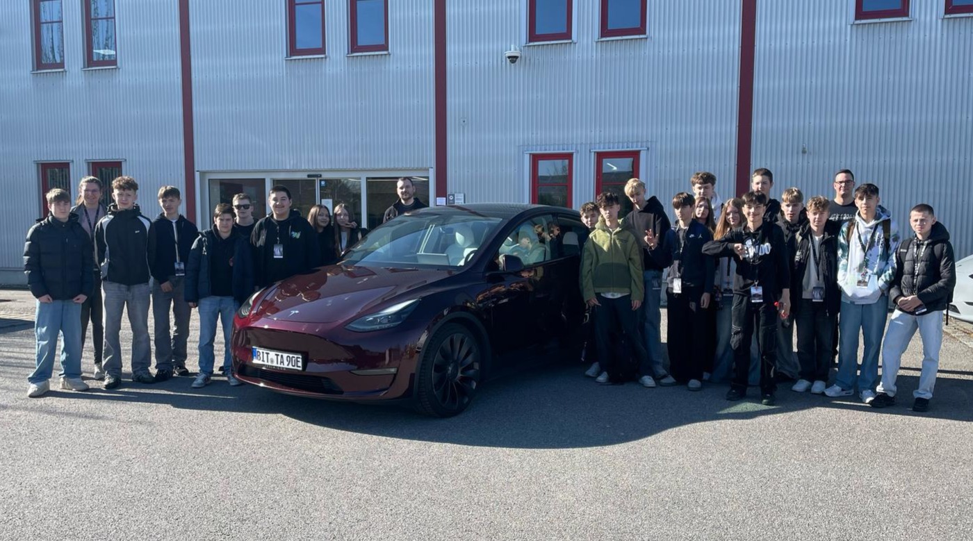 Foto Tesla 2425
