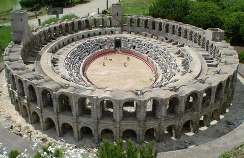 Homepage Fachschaft Latein Amphitheater Arles