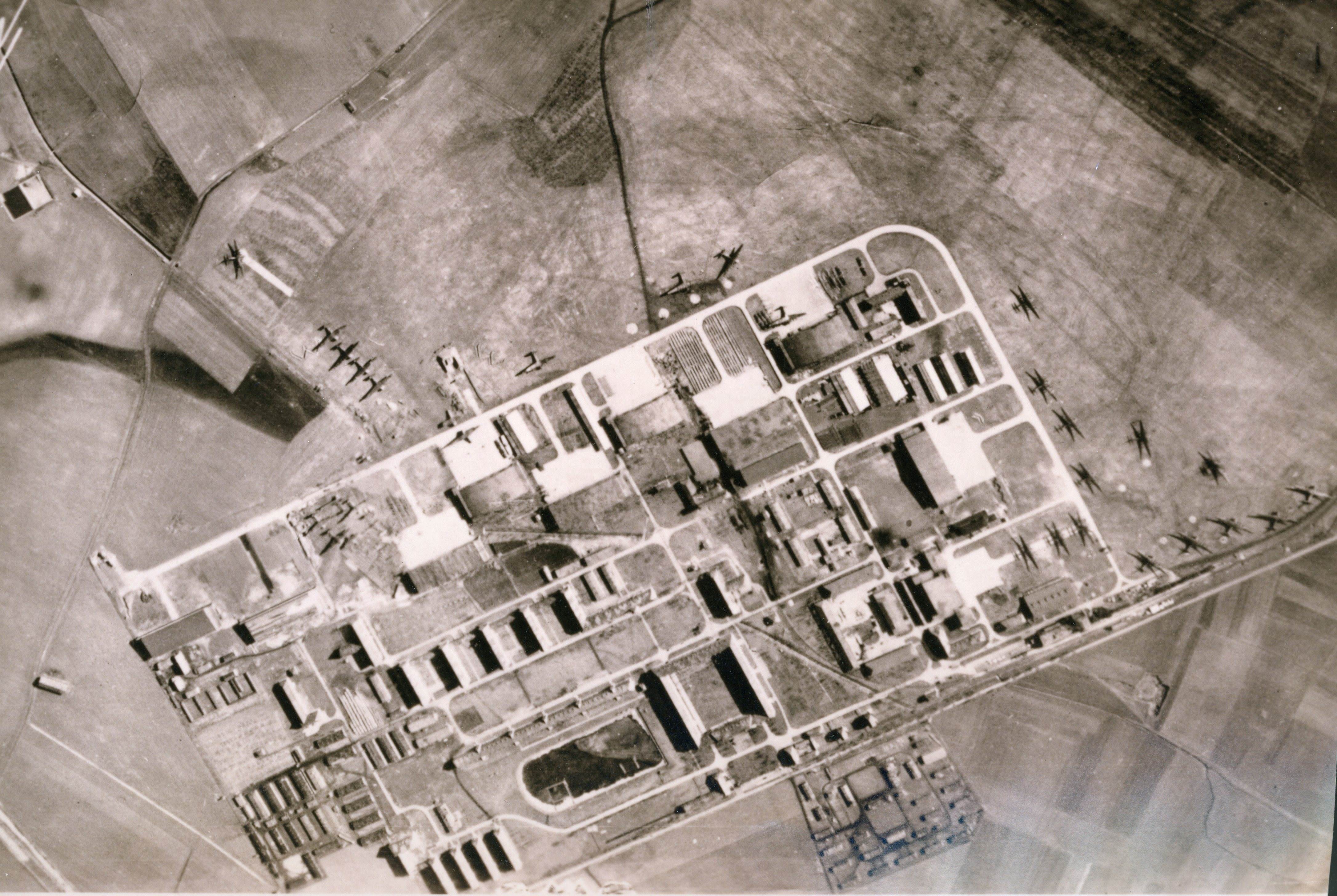 Fliegerhorst 1942 kleiner