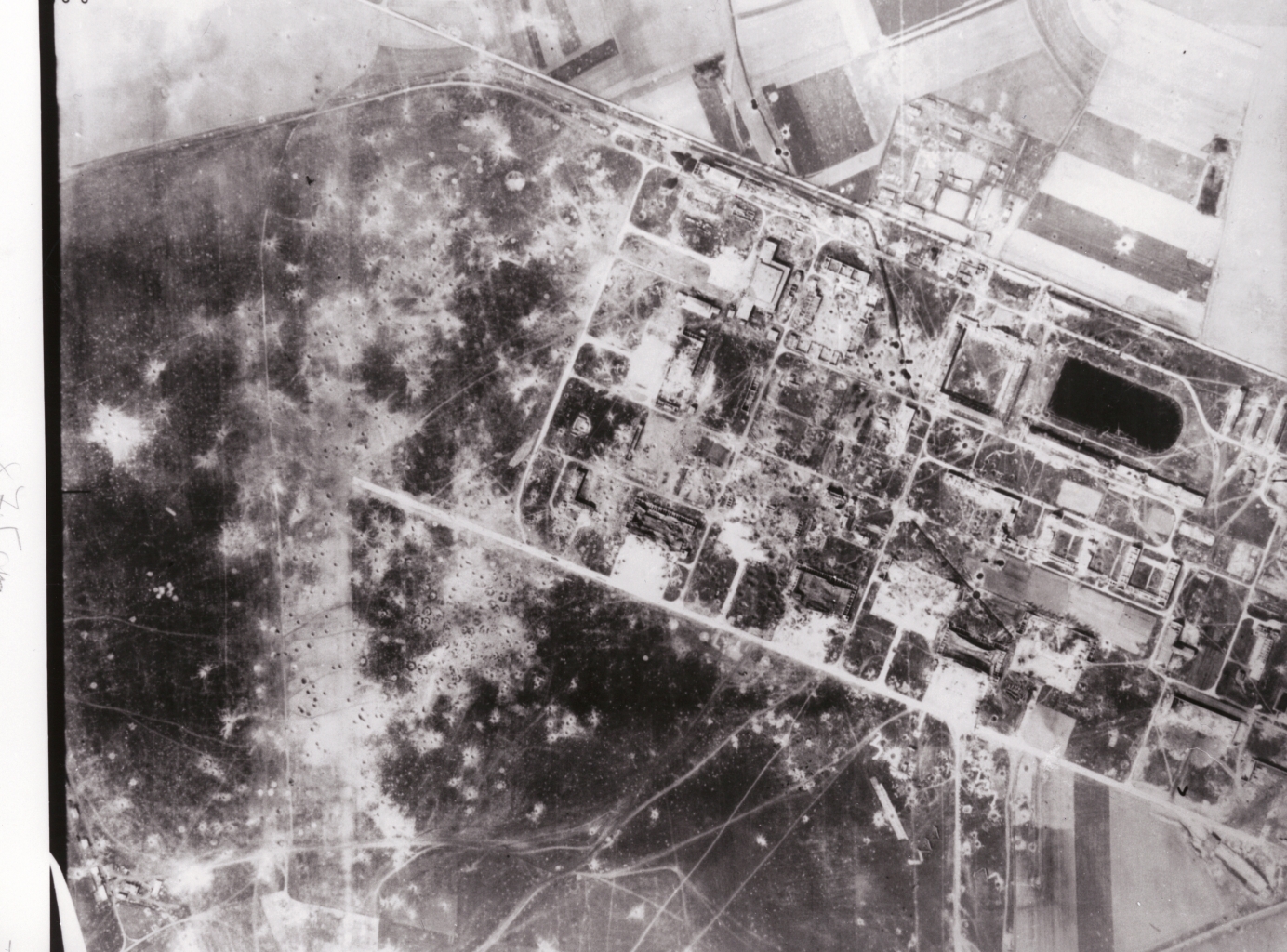 Nach Bombardierung 1945 kleiner